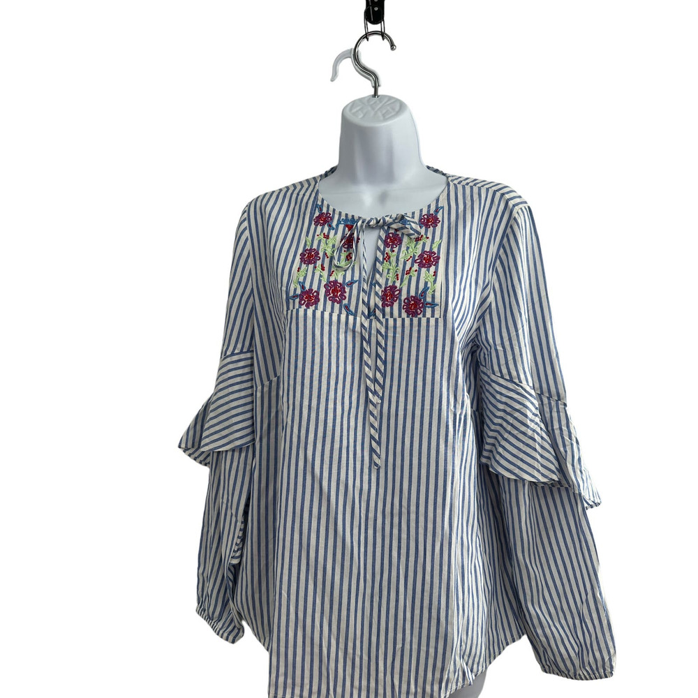 appraisal Blue/White Stripe Embroidered V Neck Ruffle Sleeves Top Medium (Flaw)‎